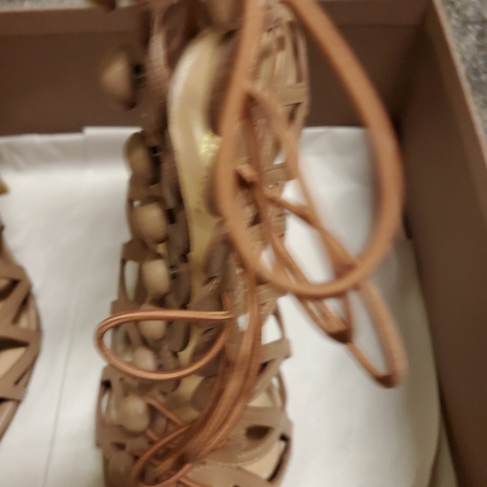 Shoes - Picture 2 of 7